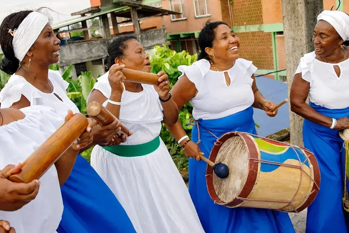 Colombian peacebuilding female musicians