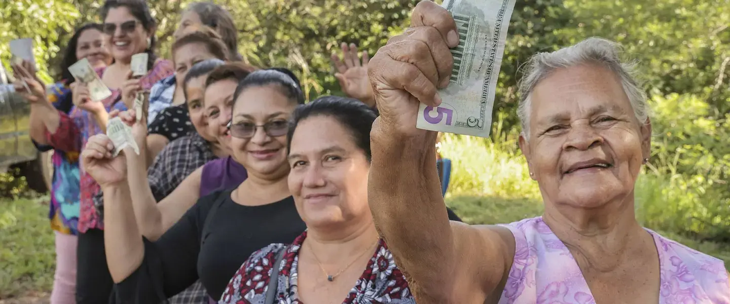 Women from the “Mujeres Candelareñas” economic empowerment project in Candelaria de la Frontera, Chalchuapa, Santa Ana, El Salvador. In the photo: Iliana Veralí Lemus, Denni Elizabeth Linares, Delma Noris Morales, Dora Alicia Gonzáles, Nora Daysi Hernández, Rosario Elizabeth Ramos, Mirna Esperanza Cerna, Andrea Campos, Rosa Flandes accompanied by Jéssica Maria Procarioni, Territorial Coordinator for UN Women El Salvador, who is supporting the Trifinio Women's Network through the MELYT program. Photo: UN Wom